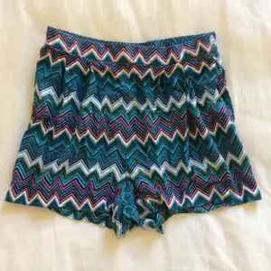 Shorts i vackert mönster 