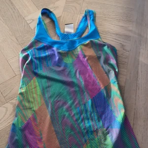 NIKE linne strlkS - Andrig använts, köptes för 1 år sen. 