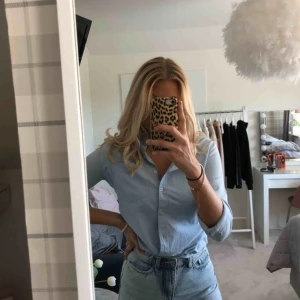  - Blå skjorta från lager 157, knappt använd alls!!💙