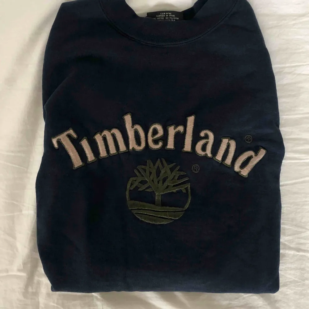 Min superfina Timberland tröja!! Super mysig och passar perfekt till ett par ljusa jeans🦋🦋 Kan mötas i Uppsala eller frakta!✨✨. Tröjor & Koftor.