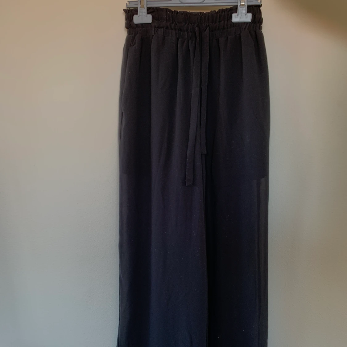 Byxor i mesh från Monki