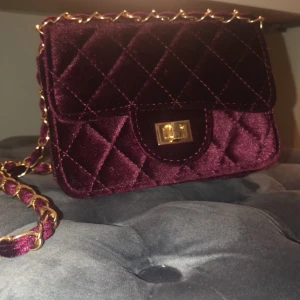 Axel väska🙌🏽🙌🏽🙈 - Jätte fin,, säljer denna för att bränder ej denna tyvärr så då passa på att sälj denna nu🥺