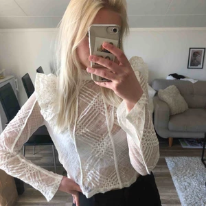  - Superfin blus som tyvärr inte kommer till användning 💛 50 kr frakt