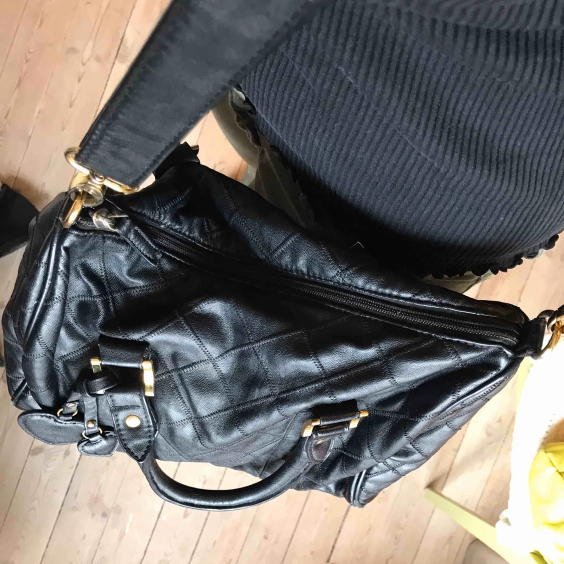 Svart handväska  - 91