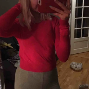  - Tröja köpt i Italien rätt så kort, använt fåtal gånger 