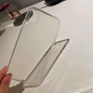  - Transparent skal till iPhone xs Max. Oanvänt. Frakt är inkluderat i priset 