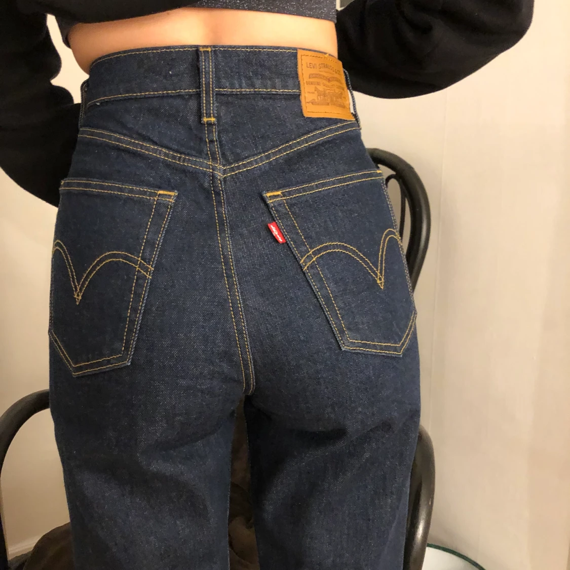 Mörkblå Levi’s jeans - 91