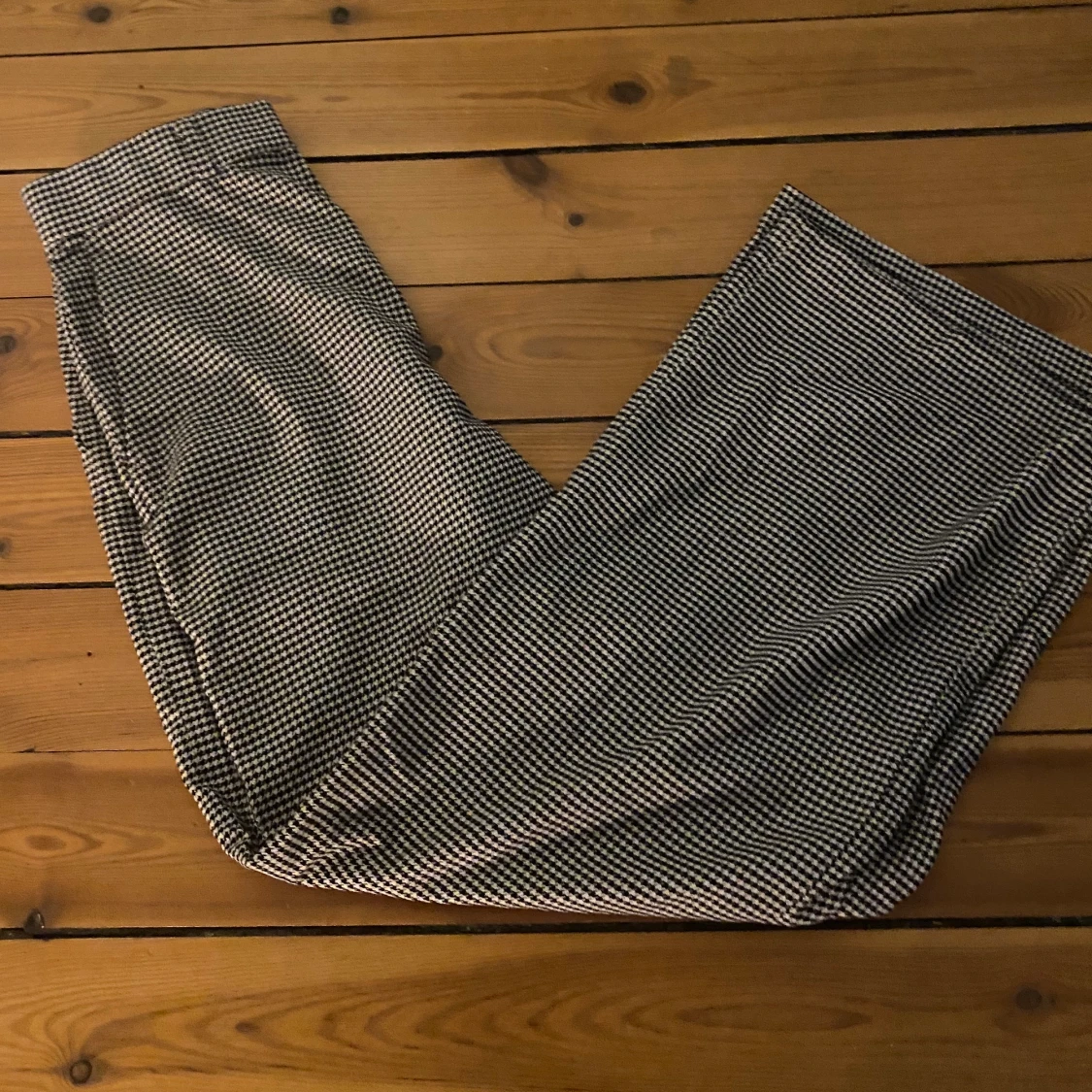 Uniqlo Houndstooth flair pants 
