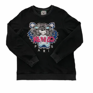 Kenzo tröja - Kenzo tröja till salu. Köparen står för frakten ( Storleken är S) ( Skick 8/10 )