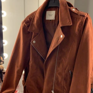 Jacka  - Brun mocka liknade jacka