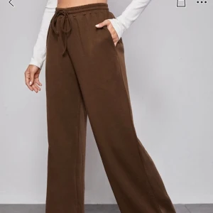 BRUNA MJUKISBYXOR - Någon som vill byta dessa mjukisbyxor från Shein mot en storlek i XS, de jag har är i storlek S.🤎🤎