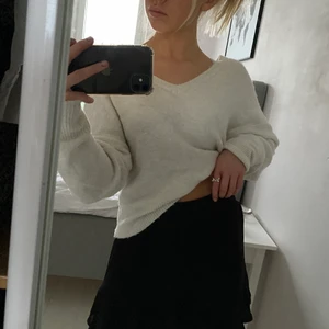 Stickad tröja - Stickad tröja. Lappen är inte kvar så vet inte märke eller material men den är jätte skön. Bra skick.