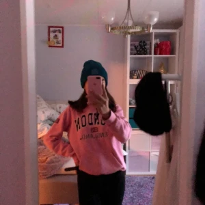 Rosa hoodie!!! - 130kr för denna snygga roaa hoodie!! Med london tryck😍👍🏻👍🏻