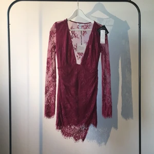  - Snygg klänning från Nelly, ej använd. Säljes billigt, 30kr+frakt⭐️⭐️⭐️