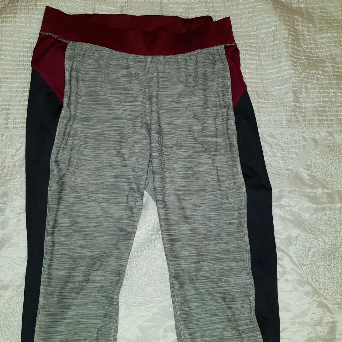 Träningsbyxor i nyskick