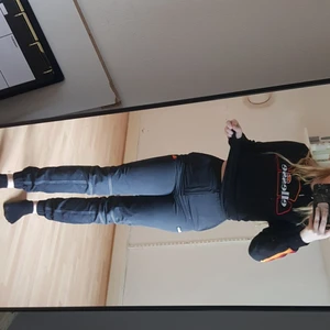 Ellesse trackpants - Köpt på JD sports för några veckor sen. Endast provade, säljer för att dem var för små för mig 💖 Skriv för mer bilder!