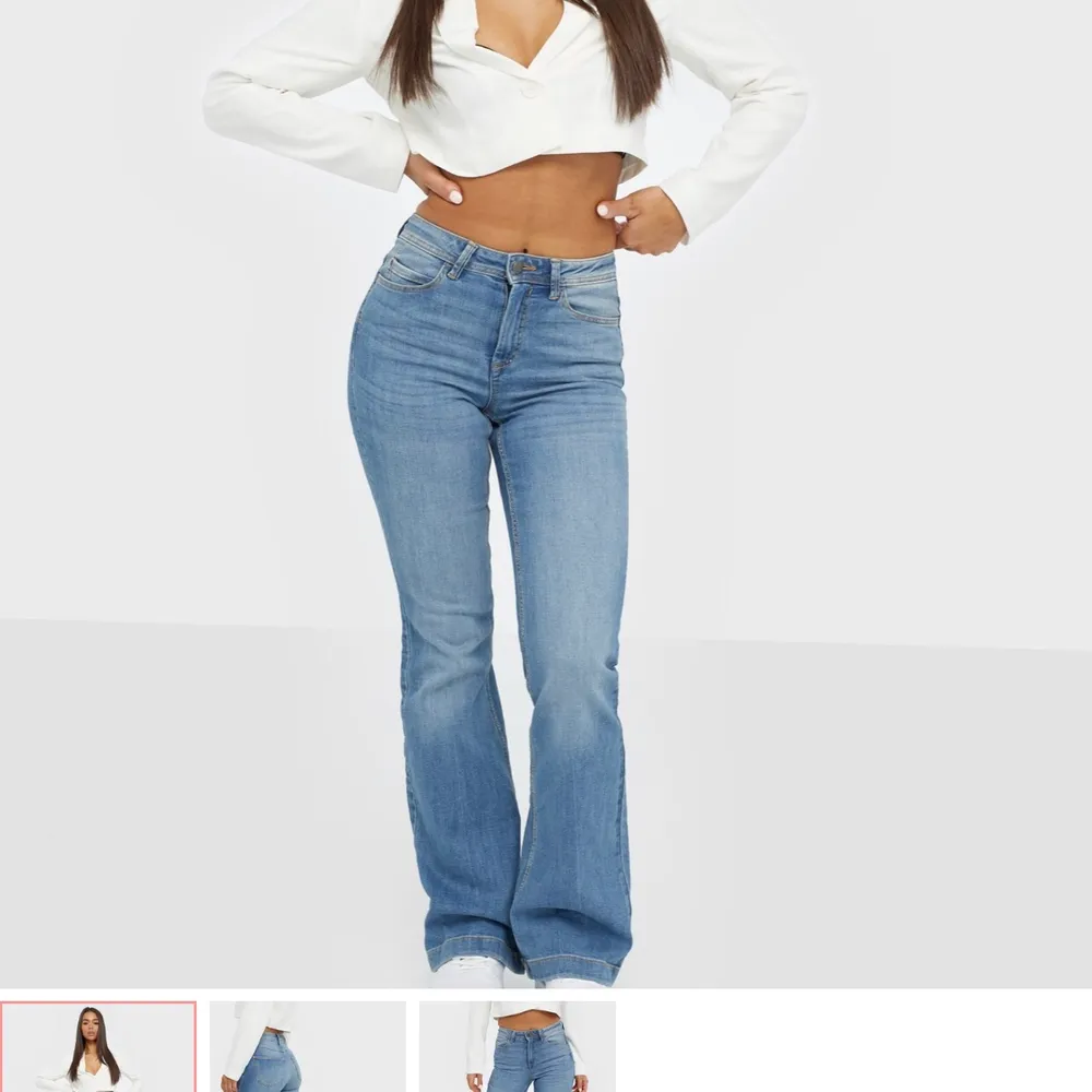 Helt nya byxor från Nelly, pris lappen finns kvar på ny pris 399kr pris för som nu 250kr . Jeans & Byxor.