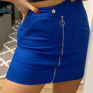  - Snyggaste kjolen från Bershka som tyvärr har blivit för liten, frakt tillkommer. Priset går att diskutera💕💕