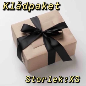  - Är du intresserad så skickar jag bilder på olika klädesplagg i storlek XS. Sen väljer du ut de plagg du gillar, jag väger dem också betalar du ENBART för frakten! 💗 se bild 2 för mer info & bild 3 för fraktkostnad 😁 