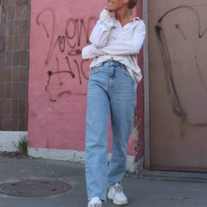  - Jeans. Frakt tillkommer 63kr spårbart 