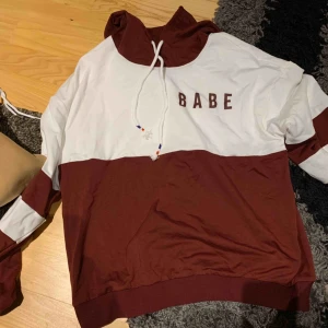  - Tunn huvtröja aldrig använd 