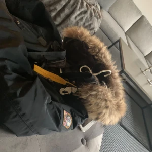  - Parajumper i jätte fint skick modellen Doris  Fler bilder kan fixas 