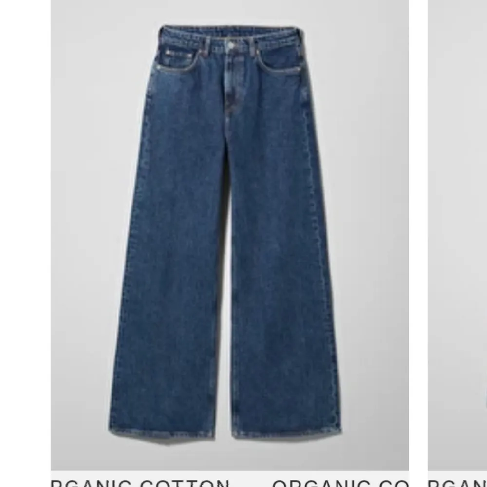 Säljer dessa snygga Ace jeans från weekday då de tyvärr inte kommer till användning💕💗💓 De är 24 i midjan men de är nästan lite stora till mig som brukar ha 25, funkar dock med skärp! :)) Pris kan diskuteras. Jeans & Byxor.