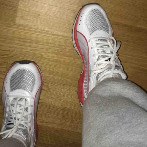  - Ett par riktigt feta helt oanvända skor från puma!! Fraktar var som helst och pris kan diskuteras!!🦋