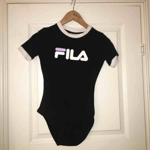  - Oanvänd FILA body i storlek xxs. 