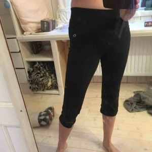 - Trekvarts träningsbyxa från SOC. Fint skick! 