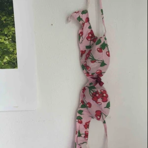  - En väldigt fin BH från Agent provocateur!! Som är super gullig och fin! Löpt på secondhand men ser ny ut!💕