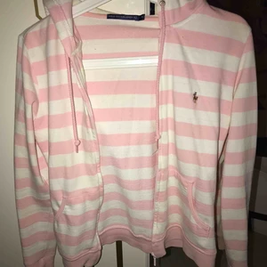  - En kofta från Ralph Lauren som inte kommer till användning längre, inga fläckar osv💞