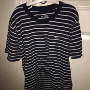  - Holmsten T-shirt i bra skick. Använd några gånger.