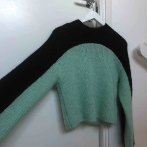  - Alldeles ny tröja från other stories köpt för 890kr, säljer pga den tyvärr inte kommer till användning! Pris kan diskuteras
