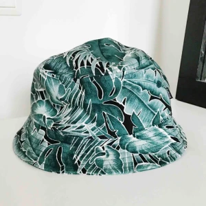  - Oanvänd fiskehatt från h&m. I nytt skick, kan skicka fler bilder. Frakt tillkommer💕