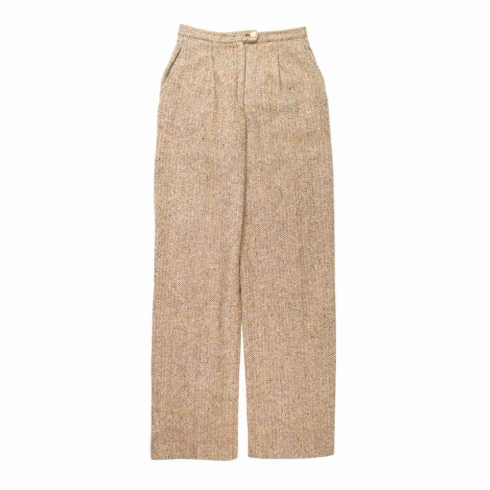 Vintage ca 70s Y2K wide leg wool pants trousers in light brown/ beige Label missing, fits best XS-S Measurements (flat): inseam : 78 waist: 31 Free shipping! Read the full description at our website majorunit.com No returns. Jeans & Byxor.