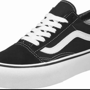  - Säljer mina vans i strl 37 samma som på bilden. Använda med i bra skick och hela!! 💘💘