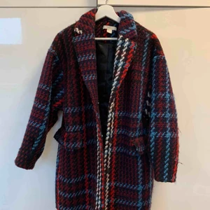  - Superfin rutig kappa från H&M! Fint skick! 