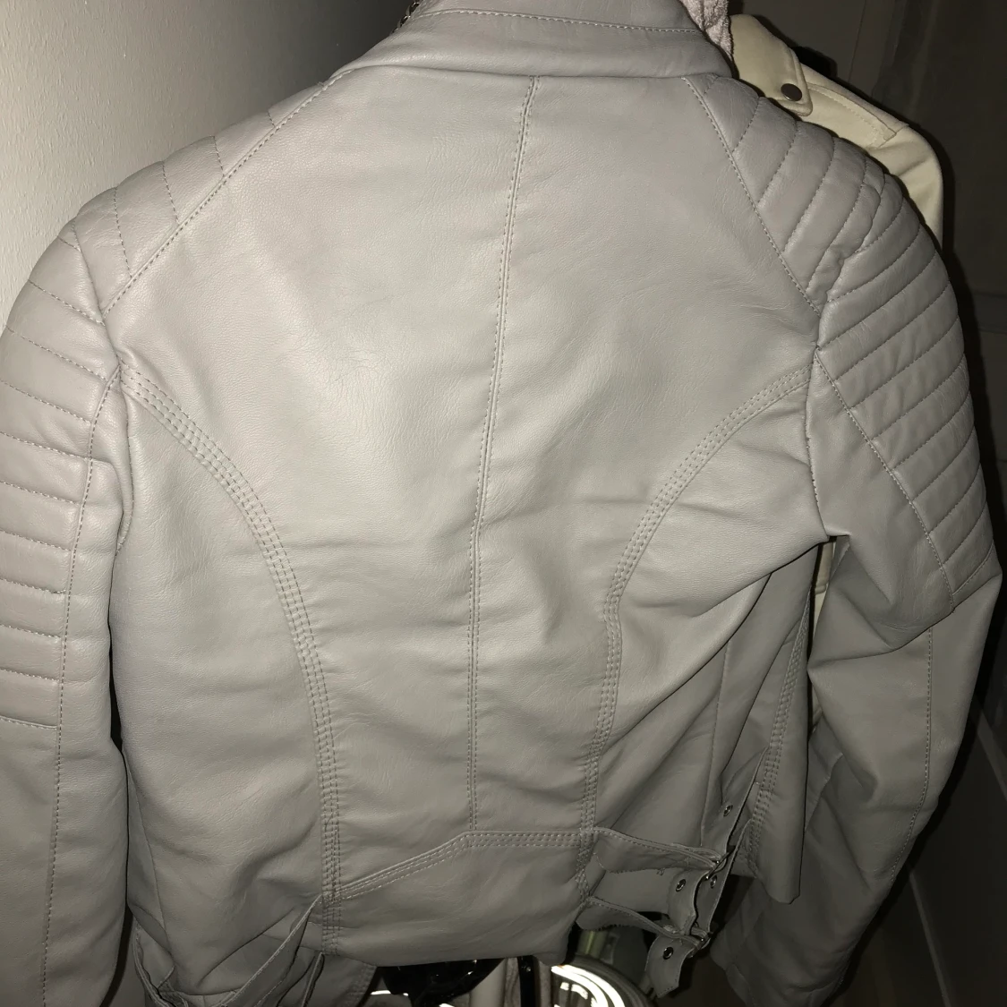  skinnjacka från chiquelle  - 90