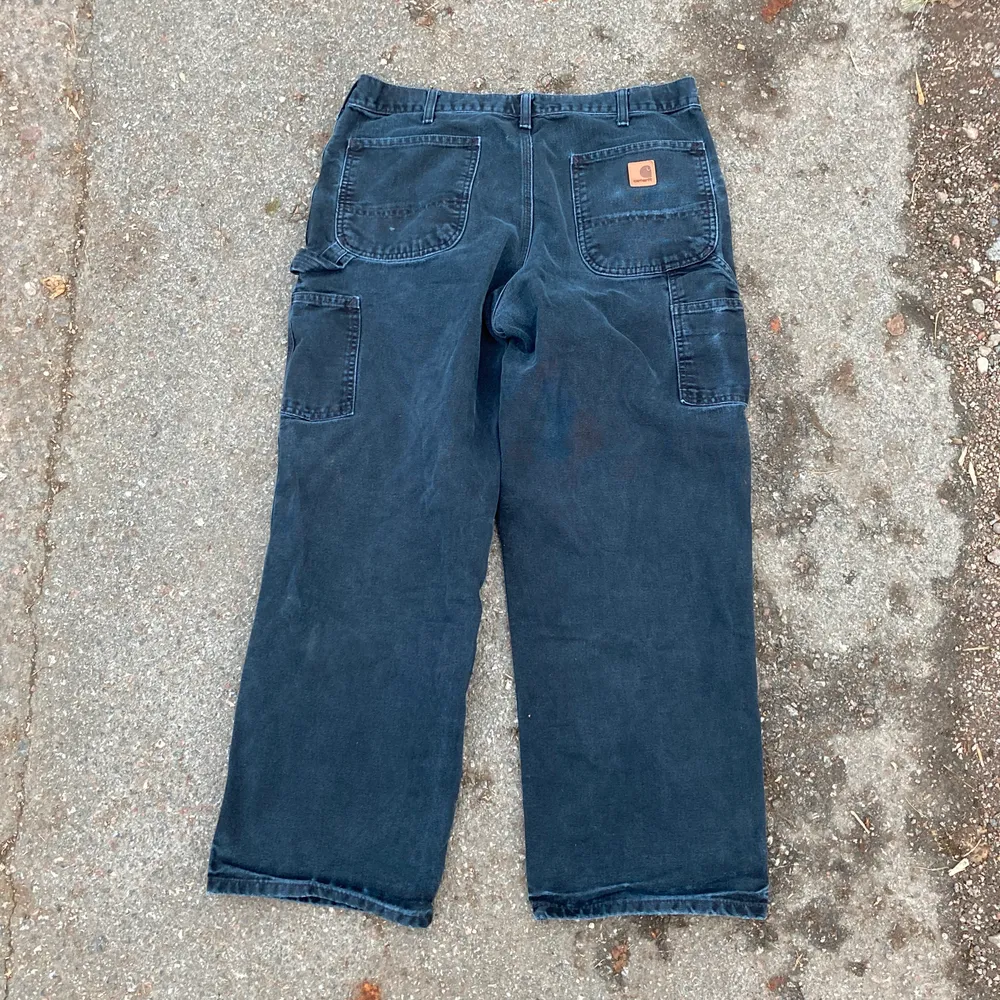 Vintage Carpenter pants i jätte bra skick, inga hål. Jätte snygg baggy fit. Jeans & Byxor.