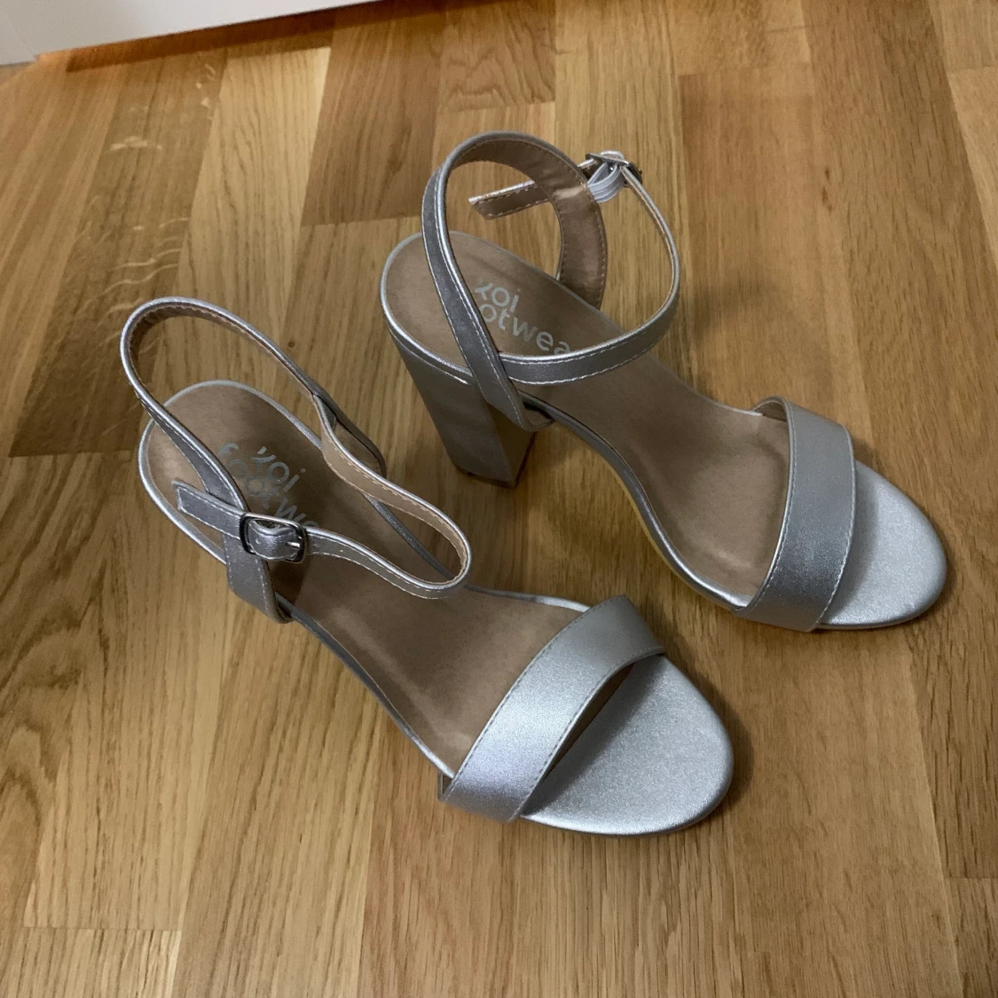 Platåklackar size 4 - 90