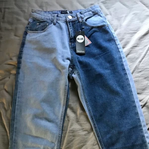 Boohoo jeans  - Aldrig använda! Helt nya med lappen kvar. Köparen står för frakt 📦 om fler är intresserade blir budgivning! 