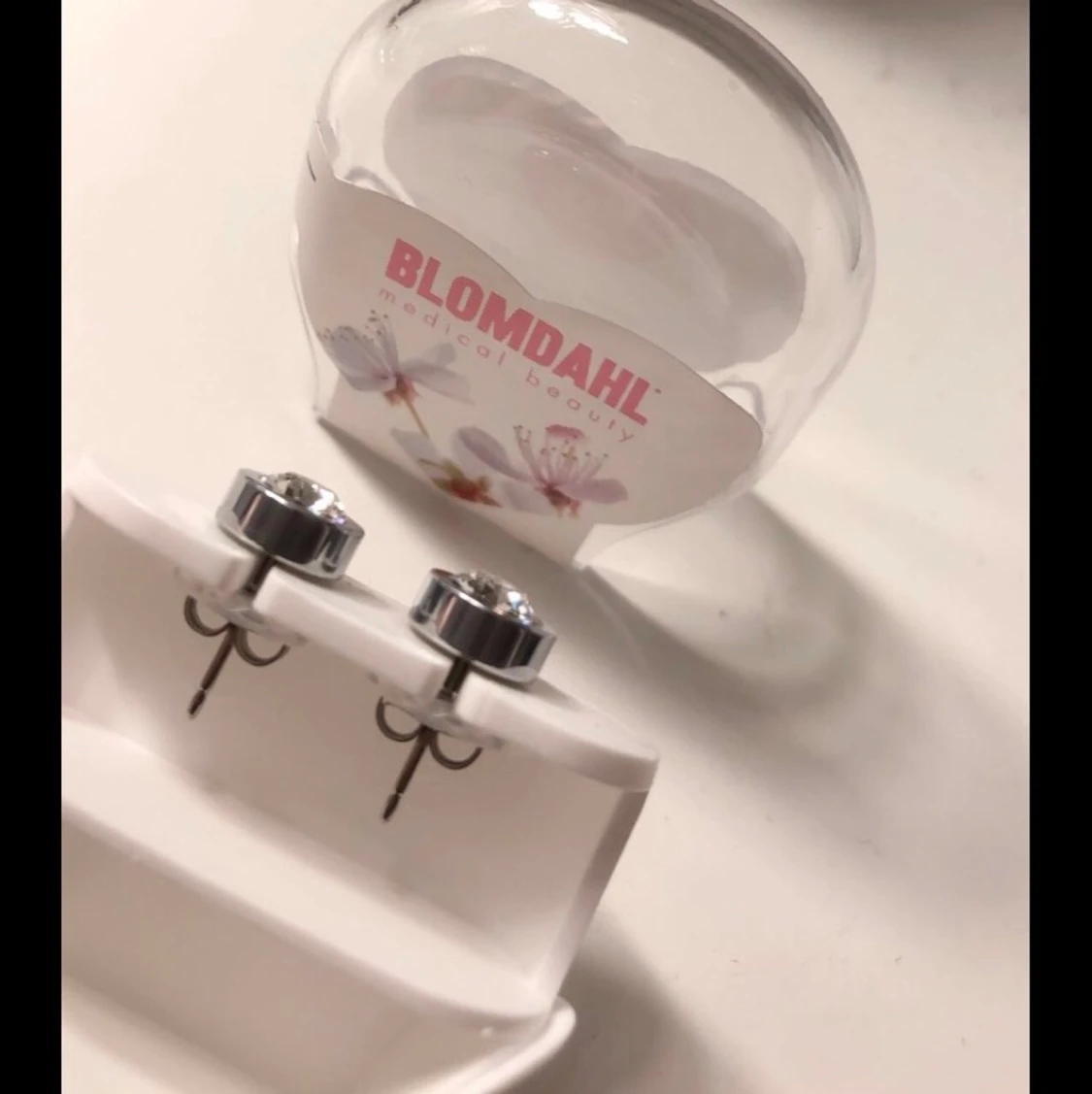 Blomdahl örhängen  - 90