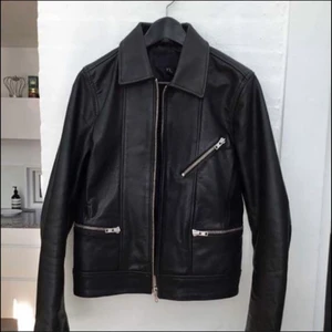 Skinnjacka  - Äkta skinnjacka i nyskick.