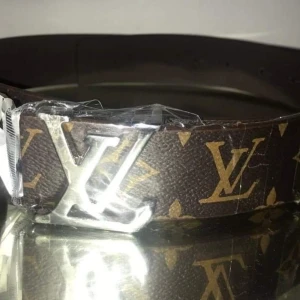 Lv Bälte  - Helt ny 110cm Storlek 44