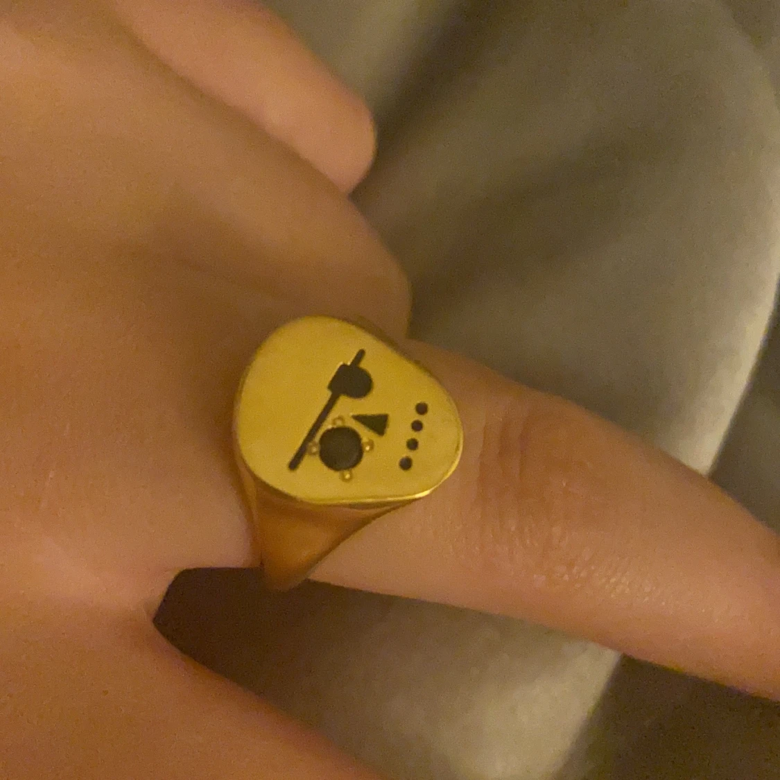 Maria Nilsdotter Alien ring ny