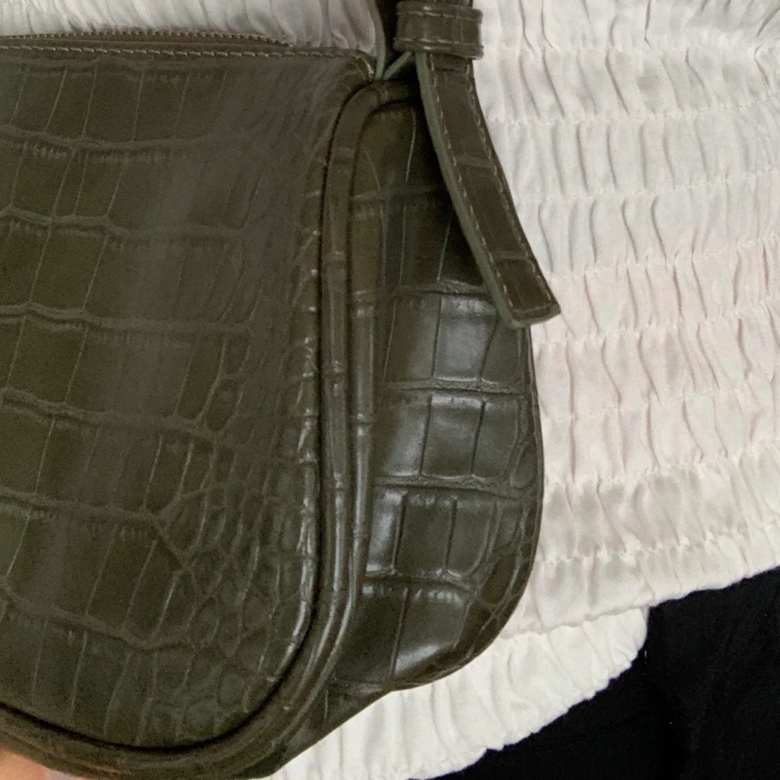 Mörkgrön väska från Ginatricot - 90