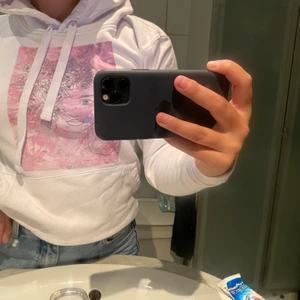 The cool elephant, flowergirl - Min fina elephant tröja, säljer för att jag aldrig använder längre, använd ett fåtal gånger. Nypris 600 säljer för 190, ni för buda❣️