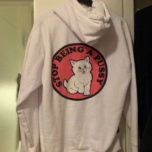 Ripndip tjocktröja - Superfin Ripndip tröja i storlek M! Hämtas i Norrköping eller skickas mot porto. 