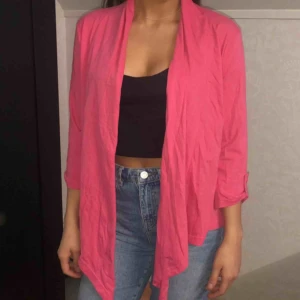  - Man kan ha på sig den på flera sätt!  Storlek M